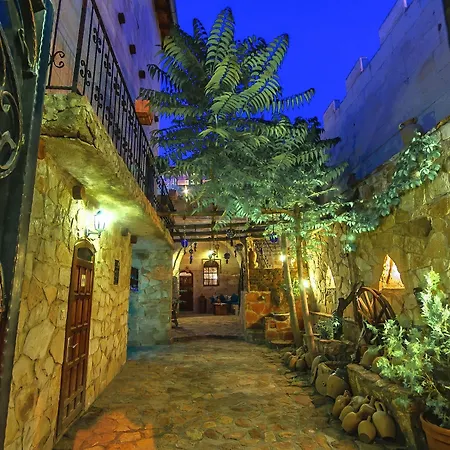 Adanos Πανσιόν