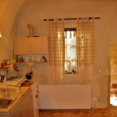 Adanos Πανσιόν Avanos