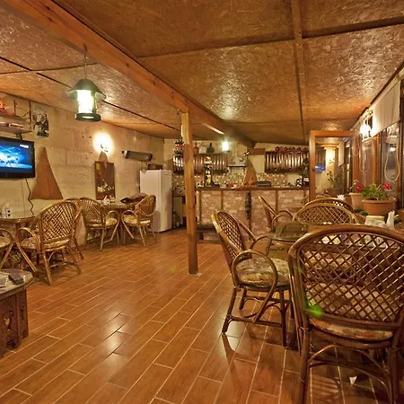 Πανσιόν Adanos 4*