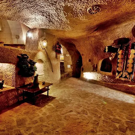 Adanos Πανσιόν 4*