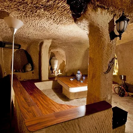 Adanos Πανσιόν 4*