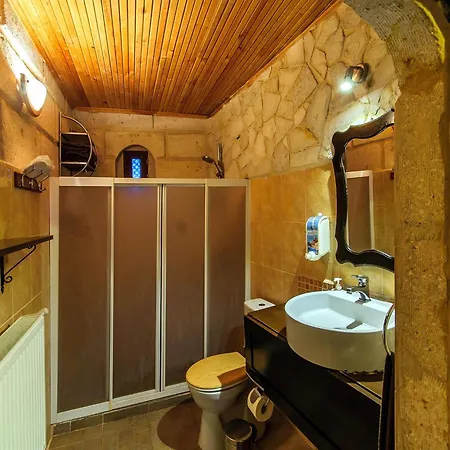 Adanos Πανσιόν